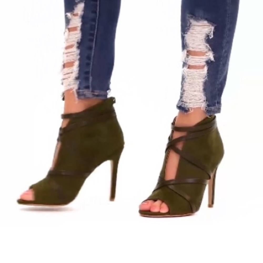 New Journee Collection Olive Strappy Ankle Booties Heels